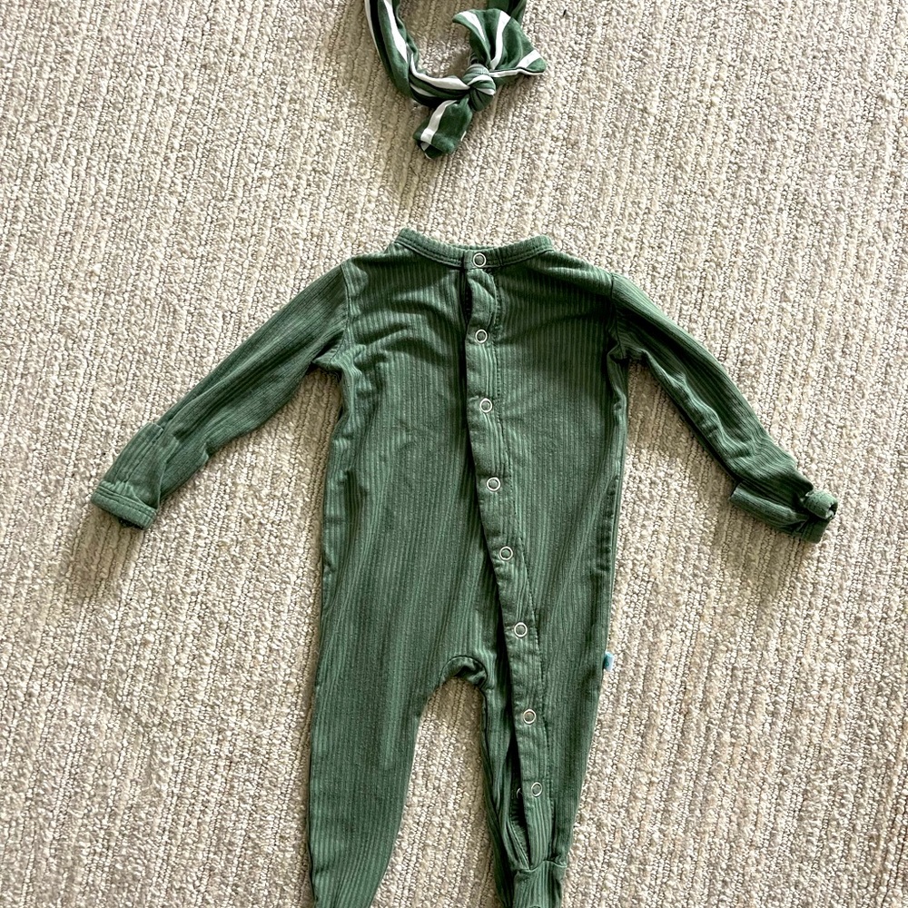 Baby girl 0-3 olive green onsie